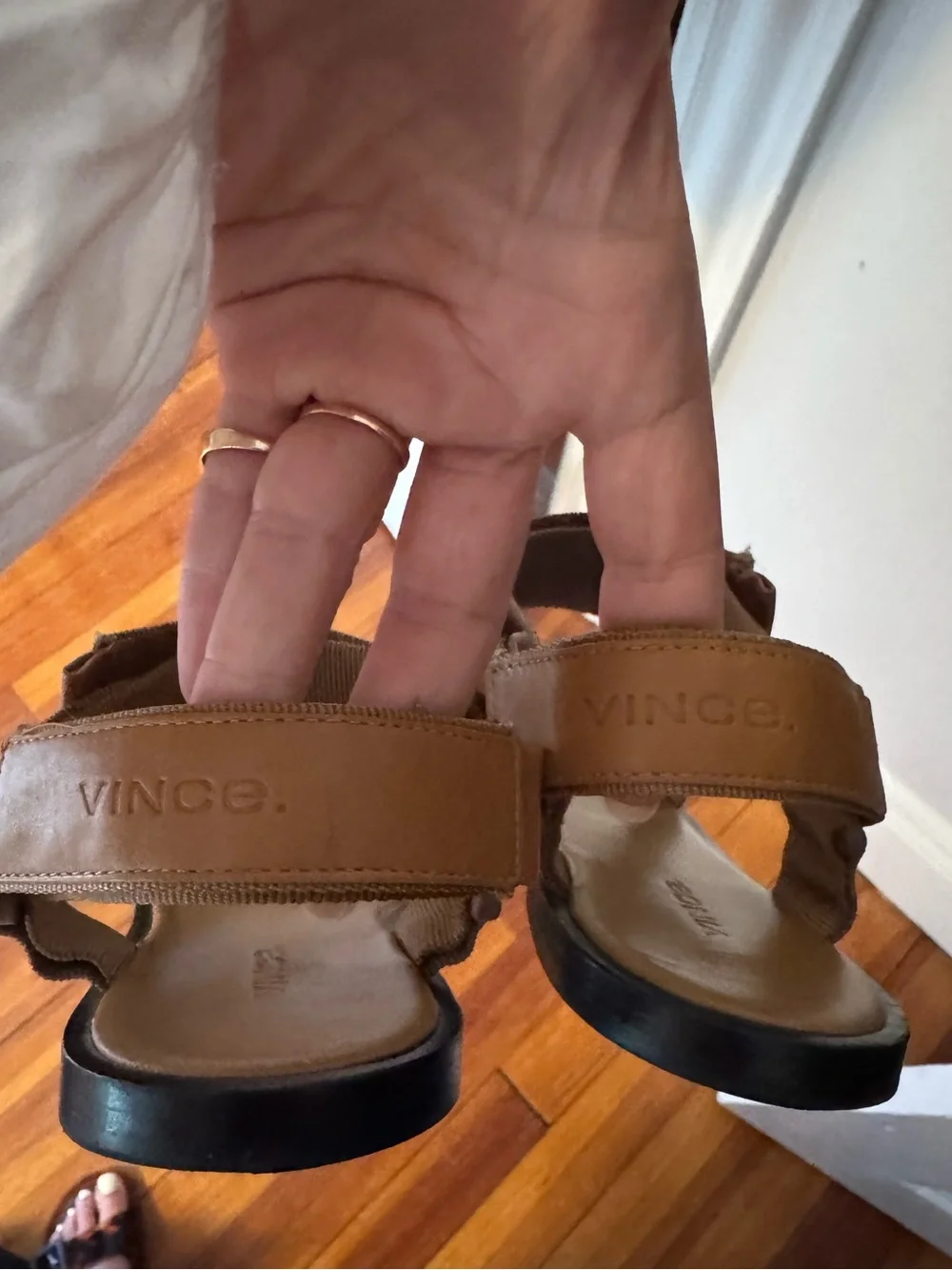 VINCE Sporty Tan Brown Carmel Leather Strap Sandals - Picture 2 of 5
